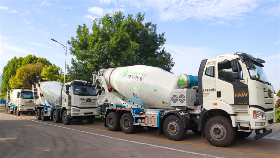 秋高氣爽，再傳捷報！50臺凌宇混動攪拌車奔赴華東，盡顯靚麗風采
