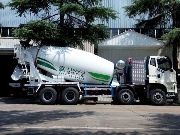 水泥罐車裝料卸料的注意事項(xiàng)有哪些？