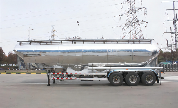 鋁合金立式粉罐半掛車的優(yōu)勢都有哪些？