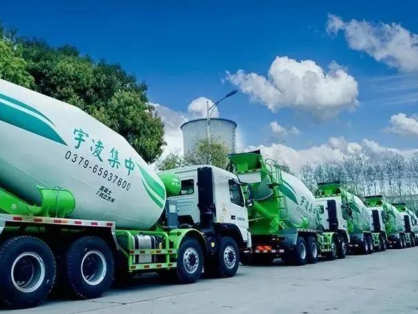 8年老客戶再提車，10臺攪拌車批量交付，客戶：選凌宇我放心！