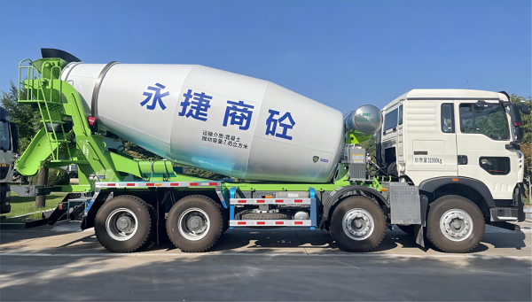 【發(fā)車新聞】重汽&凌宇攪拌車交付客戶！