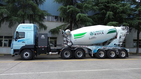 【發(fā)車新聞】燈與河川，夏日人間，凌宇新能源半掛攪拌車批量交付客戶！