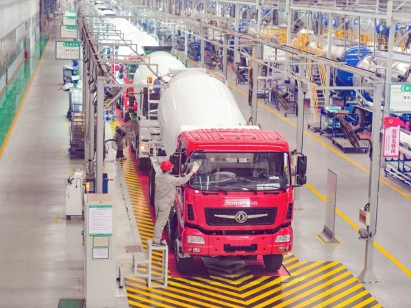 《洛陽(yáng)日?qǐng)?bào)》：中集凌宇全力趕訂單，年末生產(chǎn)忙