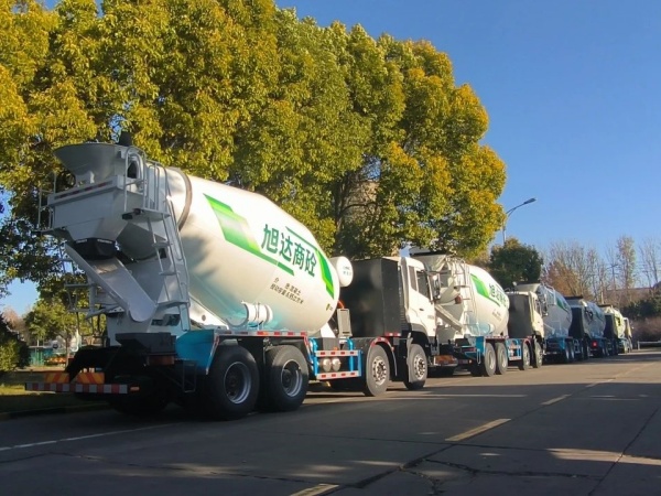 綠動(dòng)荊楚，駕馭未來(lái)——中集凌宇新能源攪拌車批量交付湖北，開(kāi)啟綠色建設(shè)新篇章